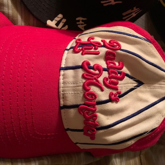 Lot of baseball hats main image 7